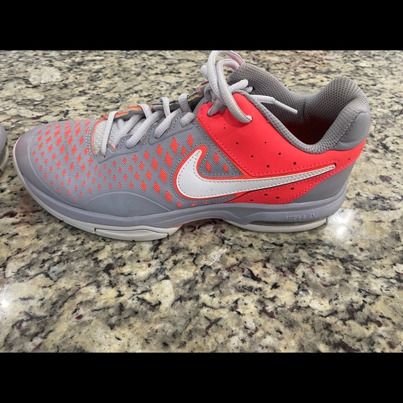 nike air cage advantage